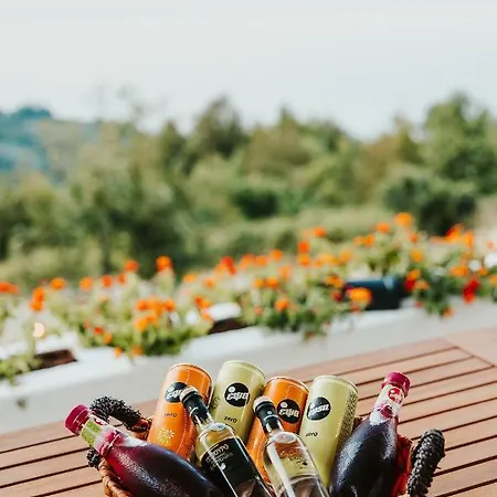 Little * Makrirrákhi