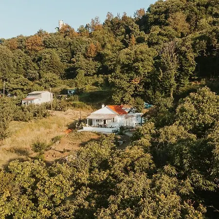 Little * Makrirrákhi